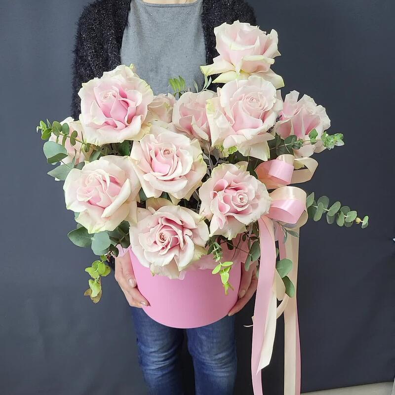 Розовый фламинго Композиция из французких роз Розовый фламинго Композиция из французких роз