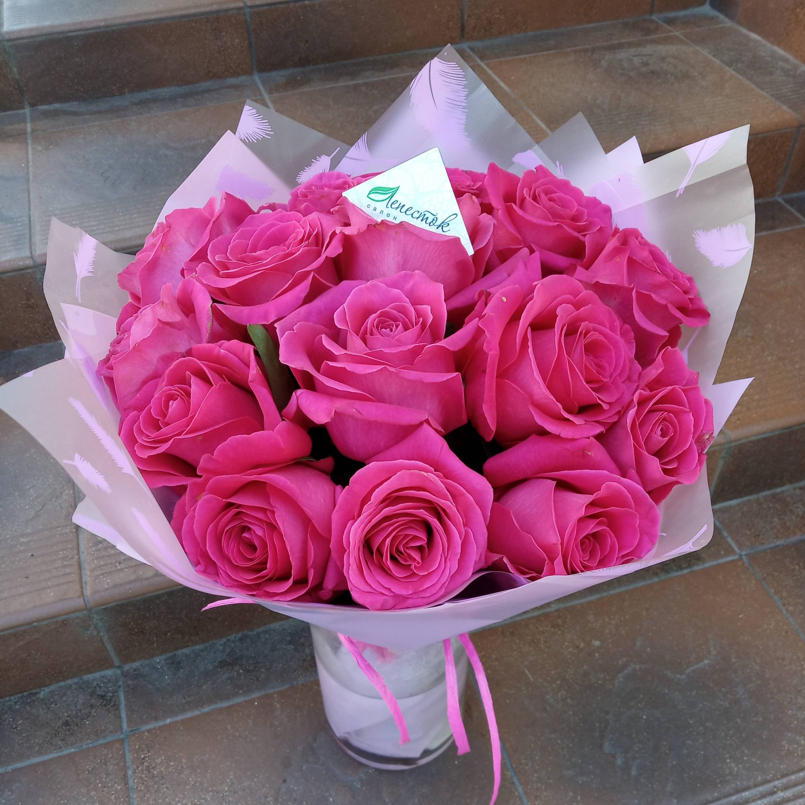 Букет из 15 розочек Пинк Флойд